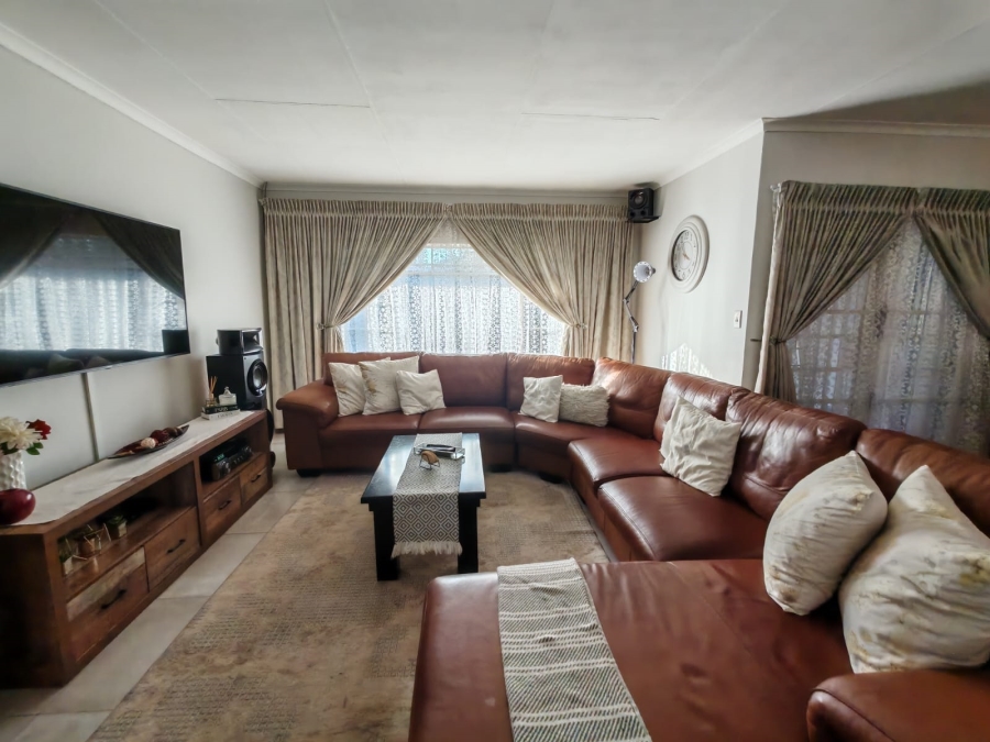 3 Bedroom Property for Sale in Vaalpark Free State